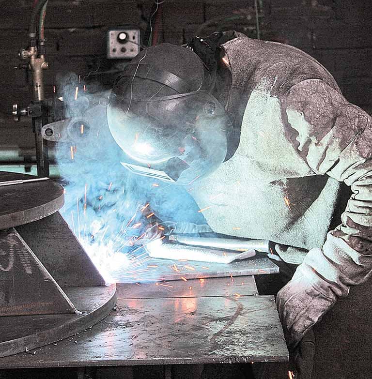 Faturamento da indústria recua 4,4% em agosto