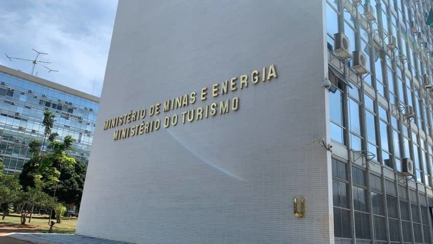 Concurso para cargo permanente na pasta