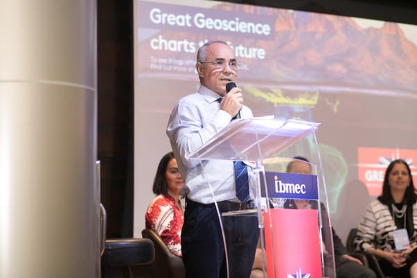 Brasil e reino Unido debatem oportunidades do Vale do Lítio