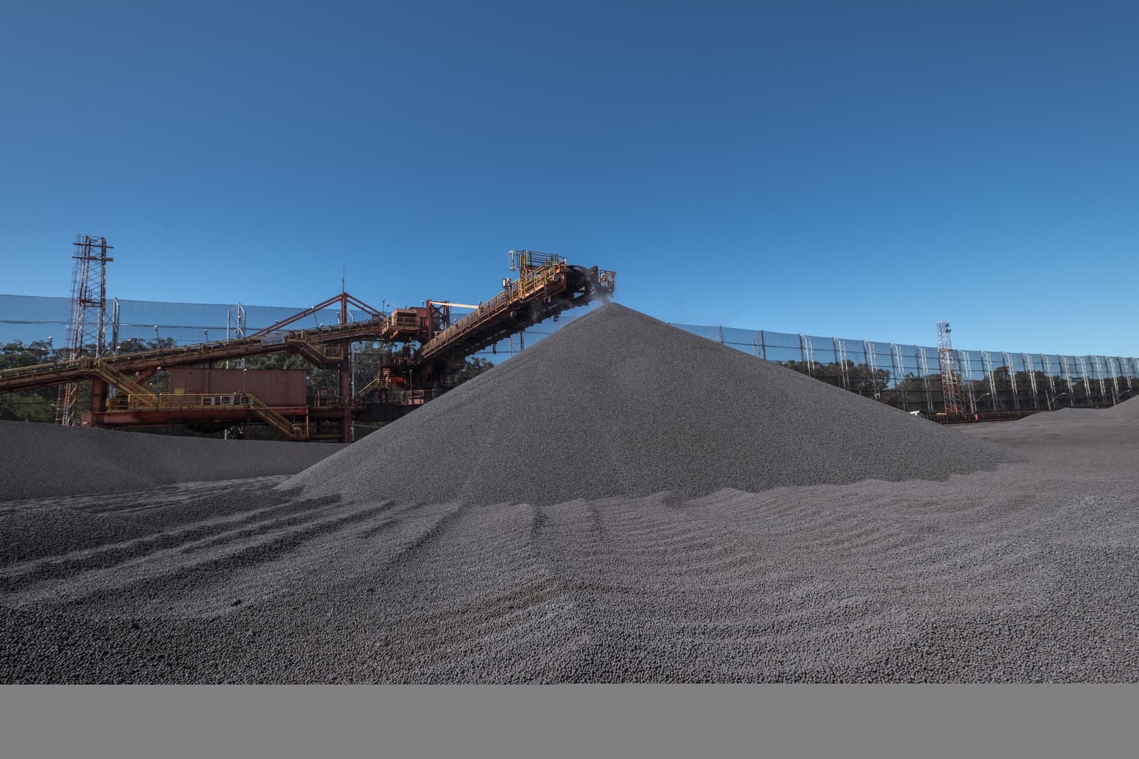 Samarco faz novo contrato com a Nucor para fornecer pelotas