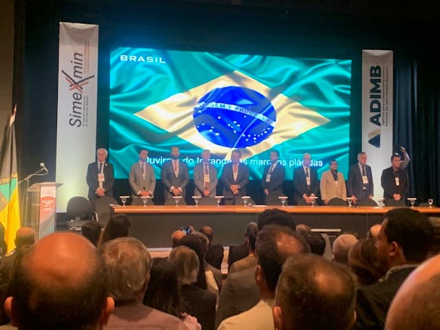 Com público recorde, XI Simexmin discute oportunidades para o Brasil