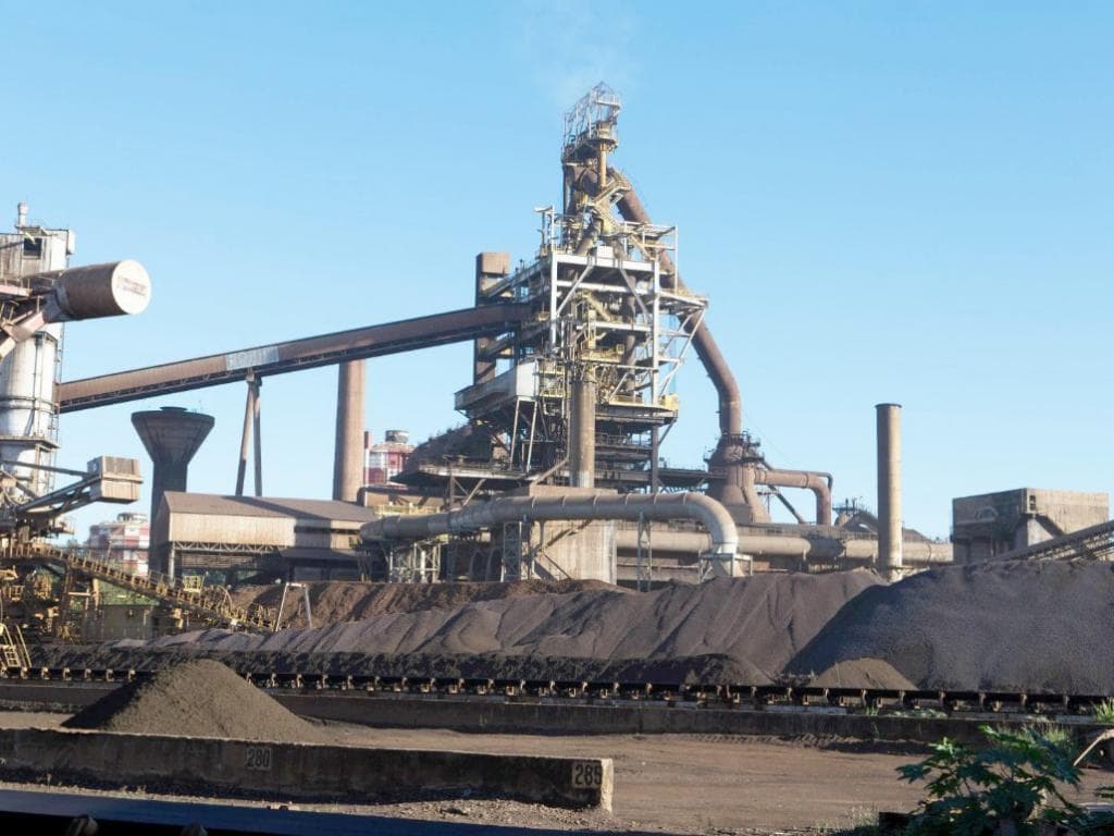 Usiminas tem prejuízo líquido de R$ 100 milhões no trimestre
