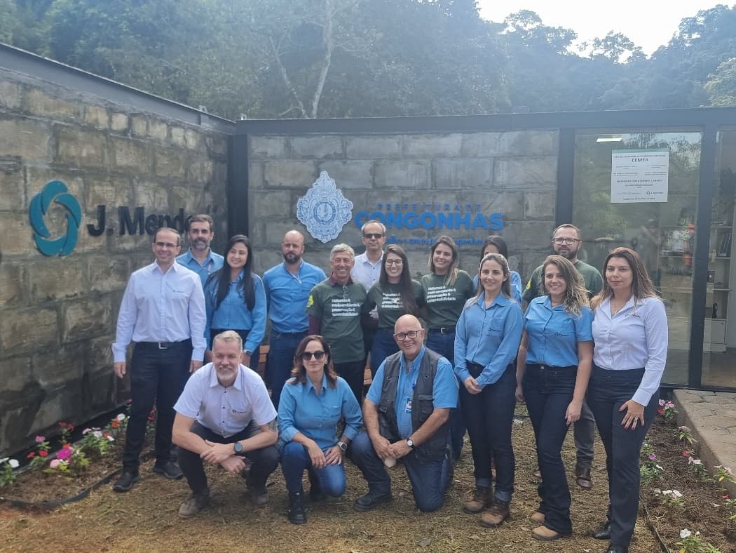 Blocos de rejeitos na construção de Centro de Educação Ambiental