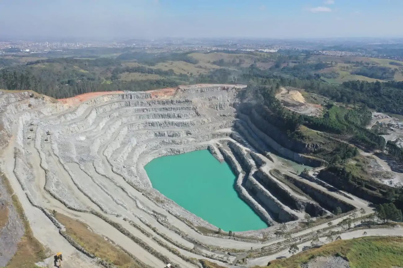 Chinesa Huaxin Cement adquire Embu por US$ 186 milhões