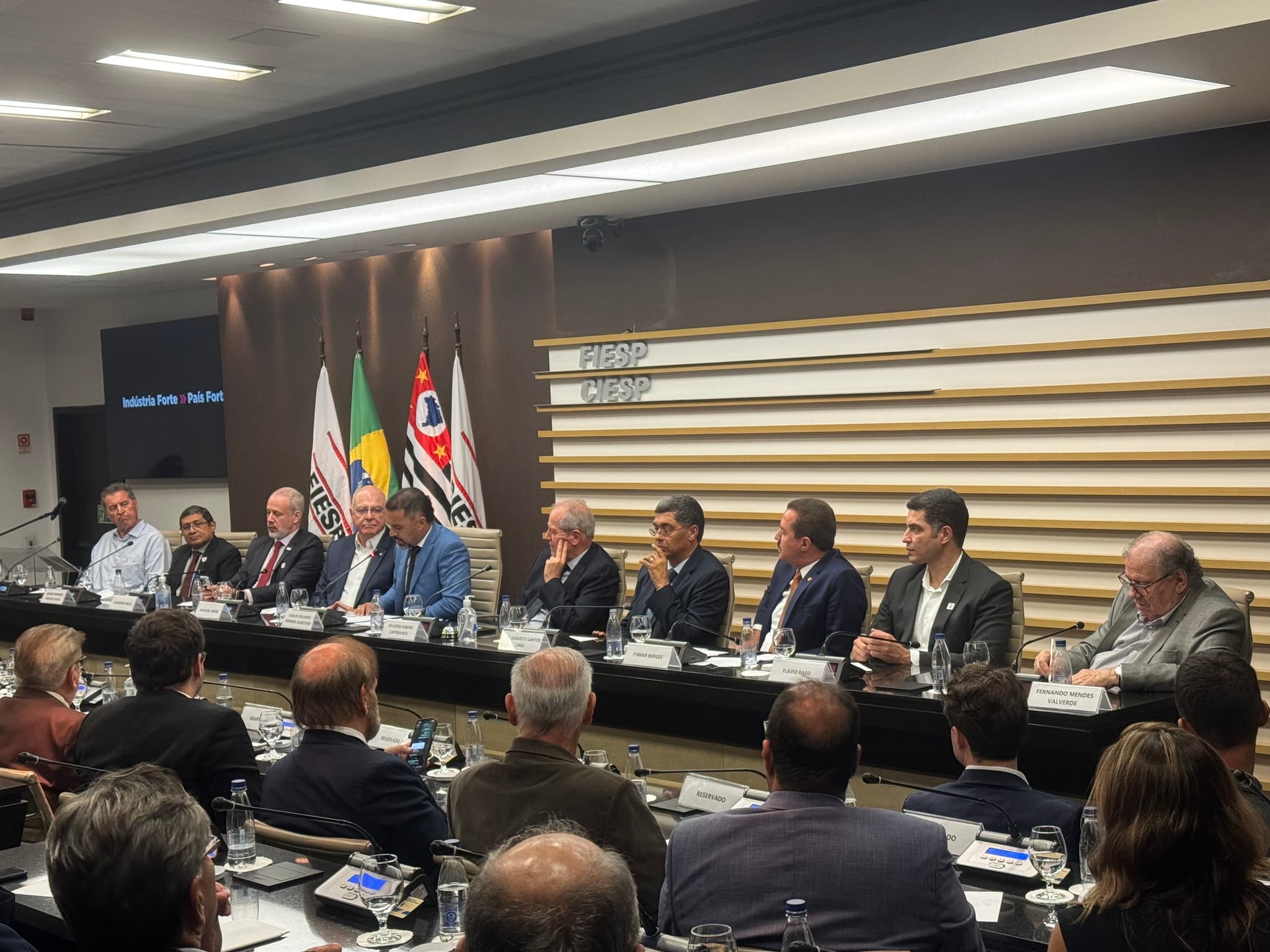 Anepac empossa novos dirigentes e prioriza combate à informalidade