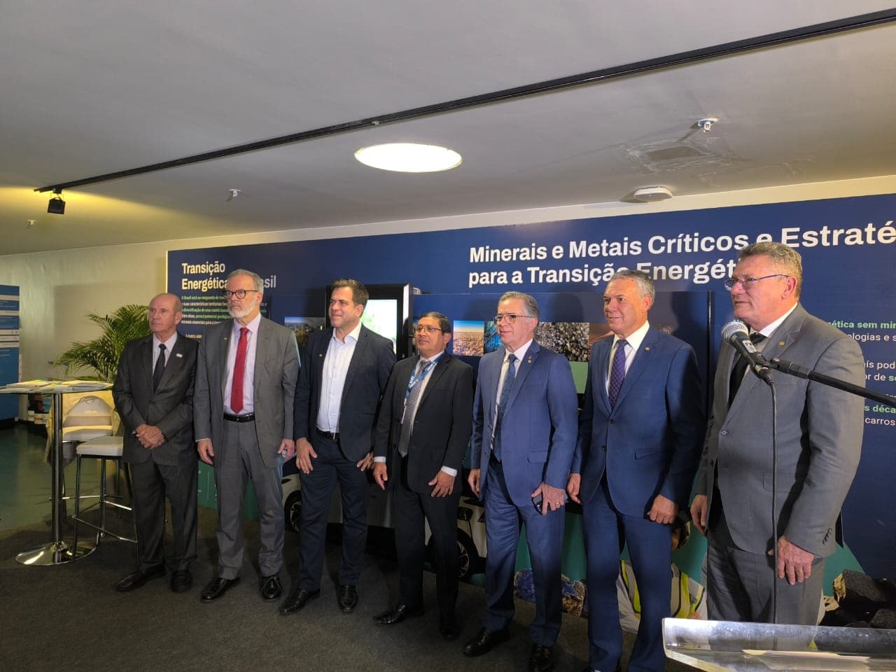 FPMin e IBRAM fazem exposição na Câmara dos Deputados