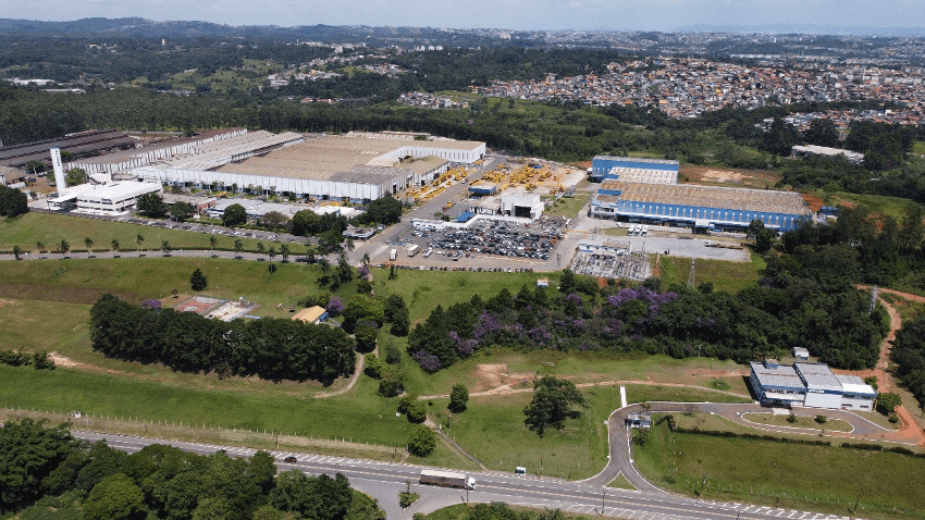 Komatsu completa 50 anos de atuação no Brasil e planeja expansão