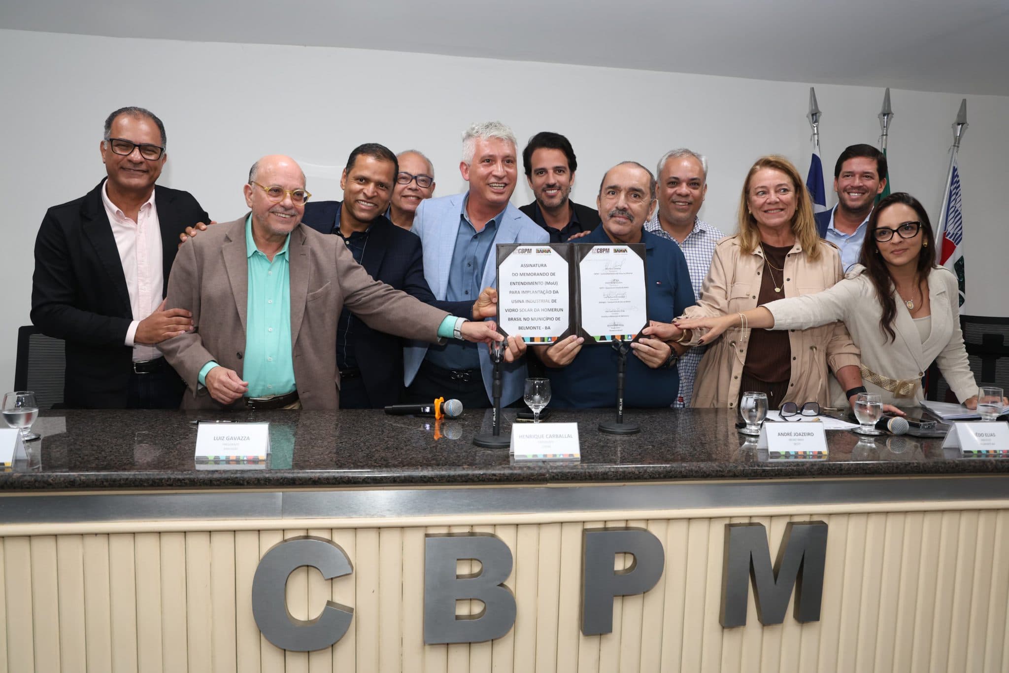 Parceria vai implantar planta de vidro solar na Bahia