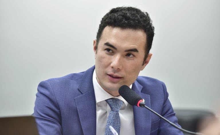 Deputado cita impunidade e falhas na reparação de tragédia