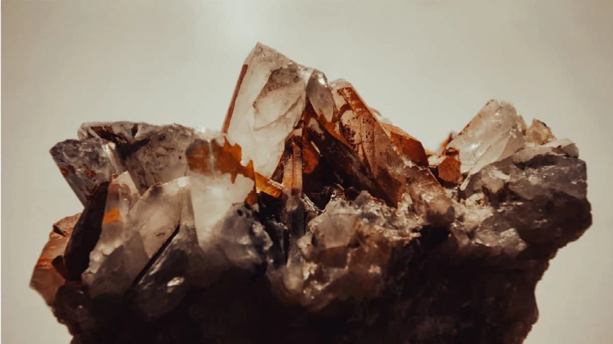 Flotação de quartzo grosso assistida por nanobolhas recobertas com alquil éter monoamina