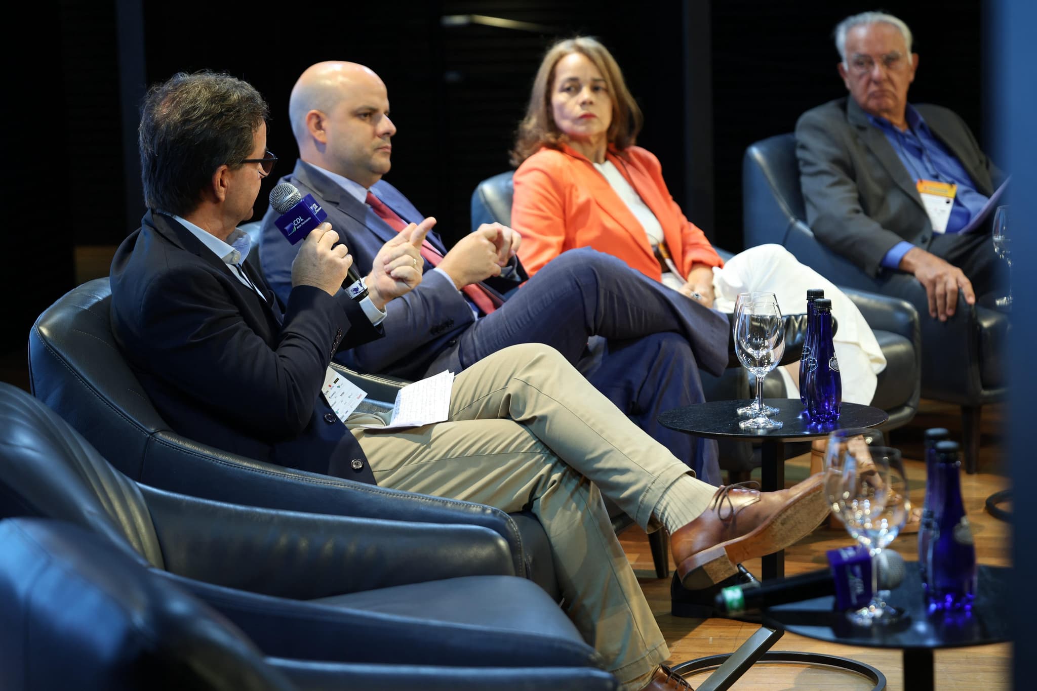 Como construir políticas públicas envolvendo as comunidades?