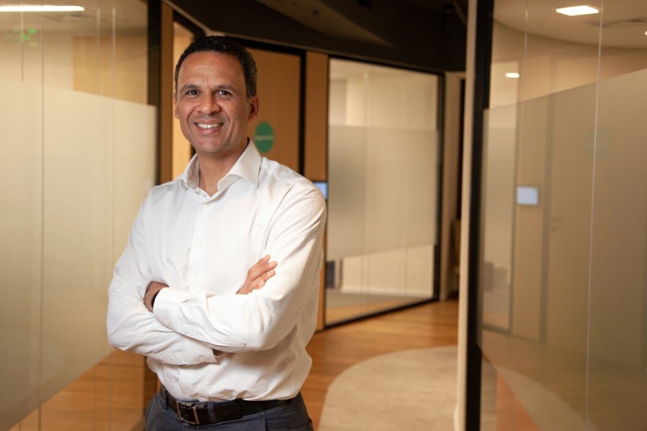 Investindo em desenvolvedora de baterias de lítio-carbono