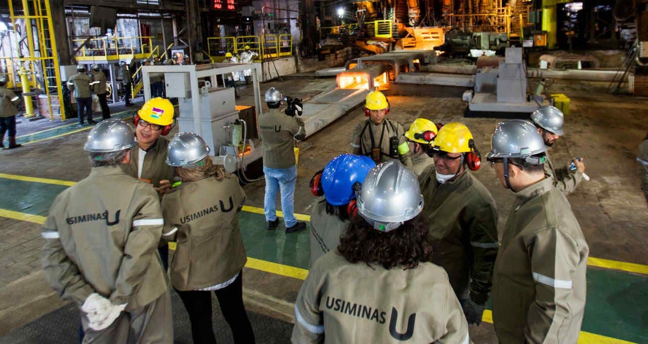 Ternium assume controle acionário da Usiminas