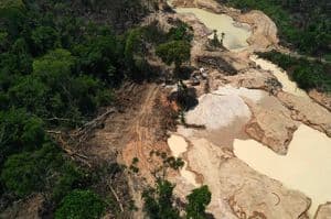 Projeto quer proibir lavra em terras indígenas