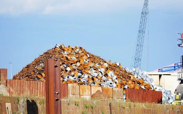 Exportações caem 65% em novembro