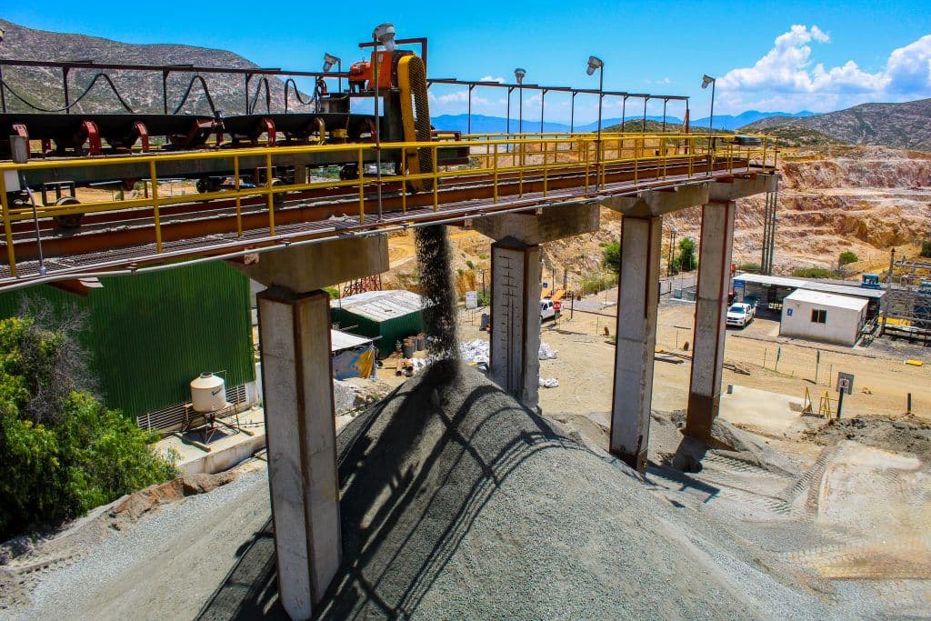 Produção da Aura cresce 8% no terceiro trimestre