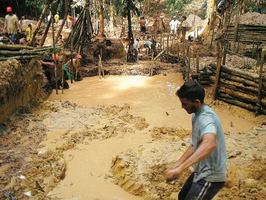Cadastro obrigatório para minério de garimpo