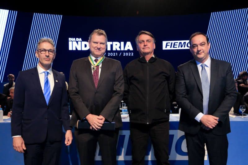 CEO no Brasil recebe Ordem do Mérito da CNI