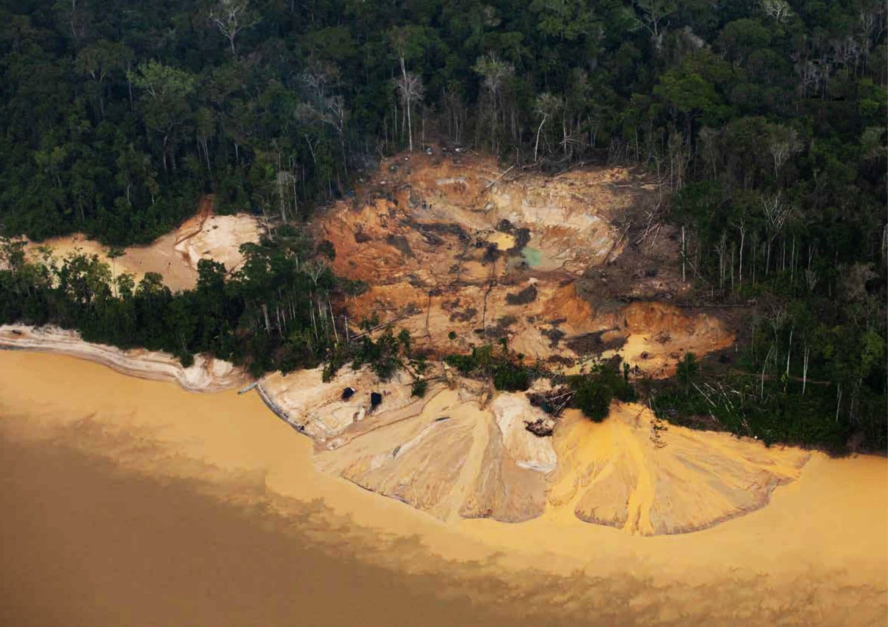 Garimpo ilegal em terra Yanomami cresce 3.350%