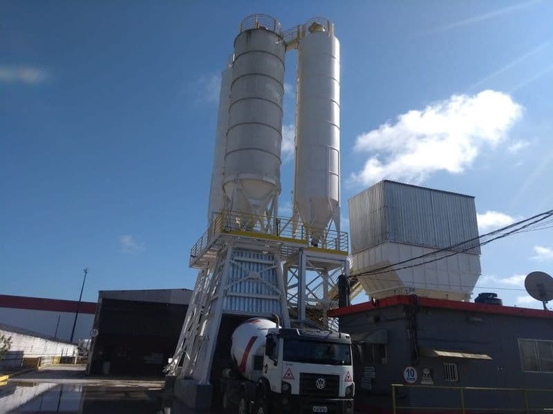 LafargeHolcim retoma produção no Guarujá