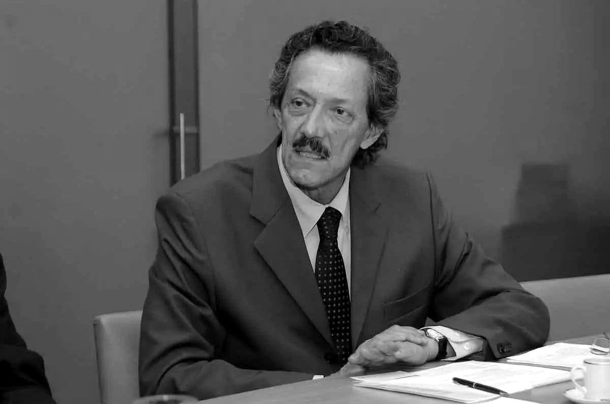 Setor perde Octávio Elísio Alves de Brito