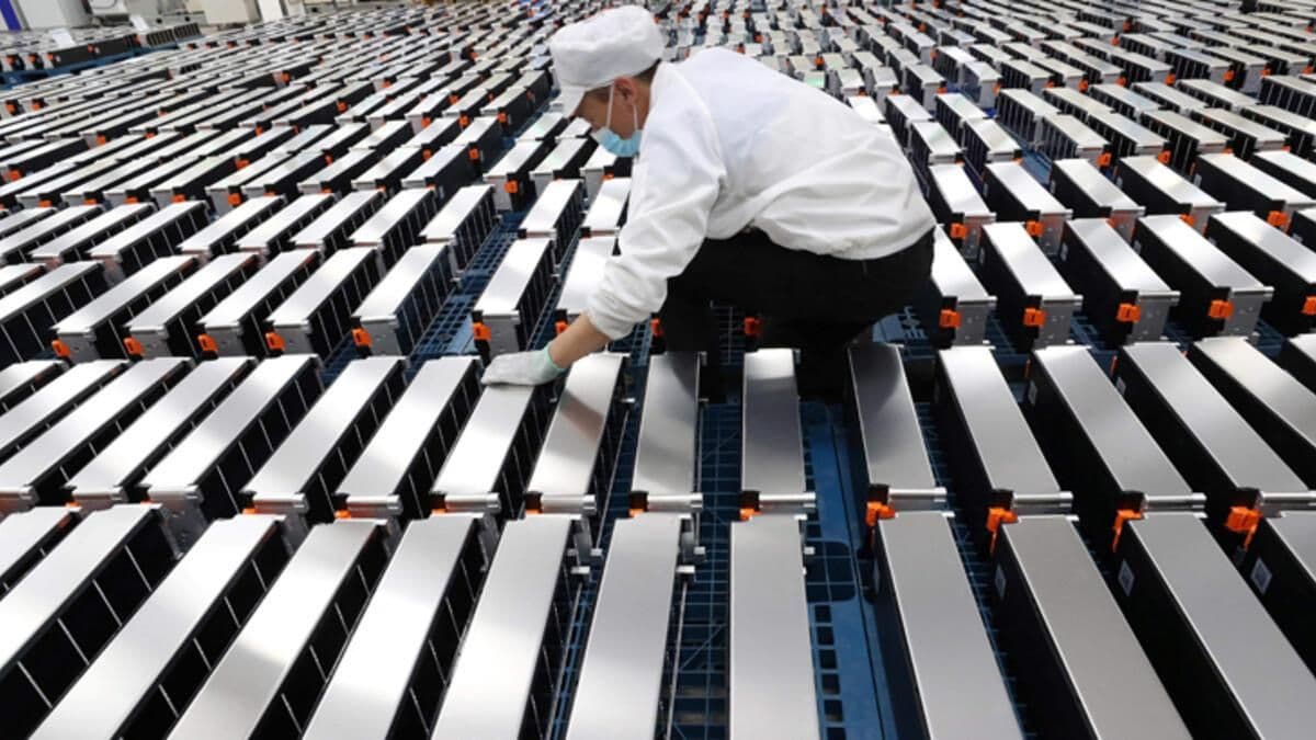 LME suspende negociações após preço disparar