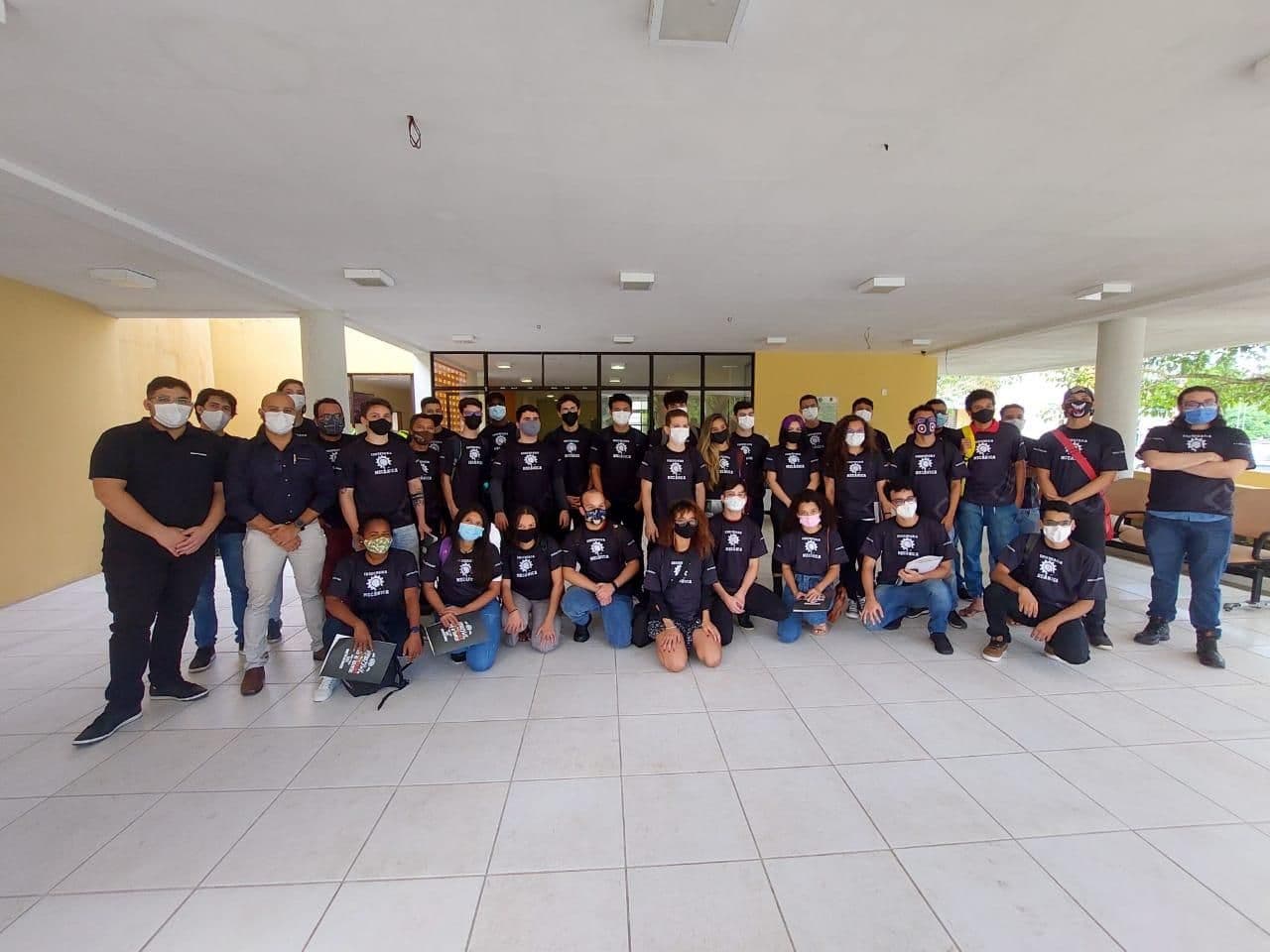 Aproximação entre especialista e alunos de engenharia