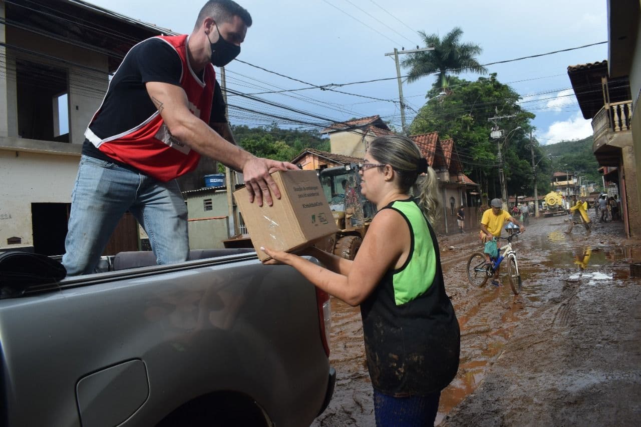 Ação humanitária com Cruz Vermelha em MG