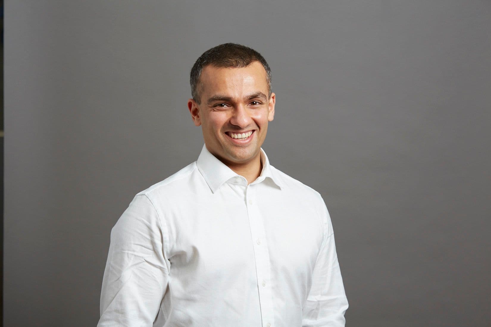 Compromisso com transparência de contratos