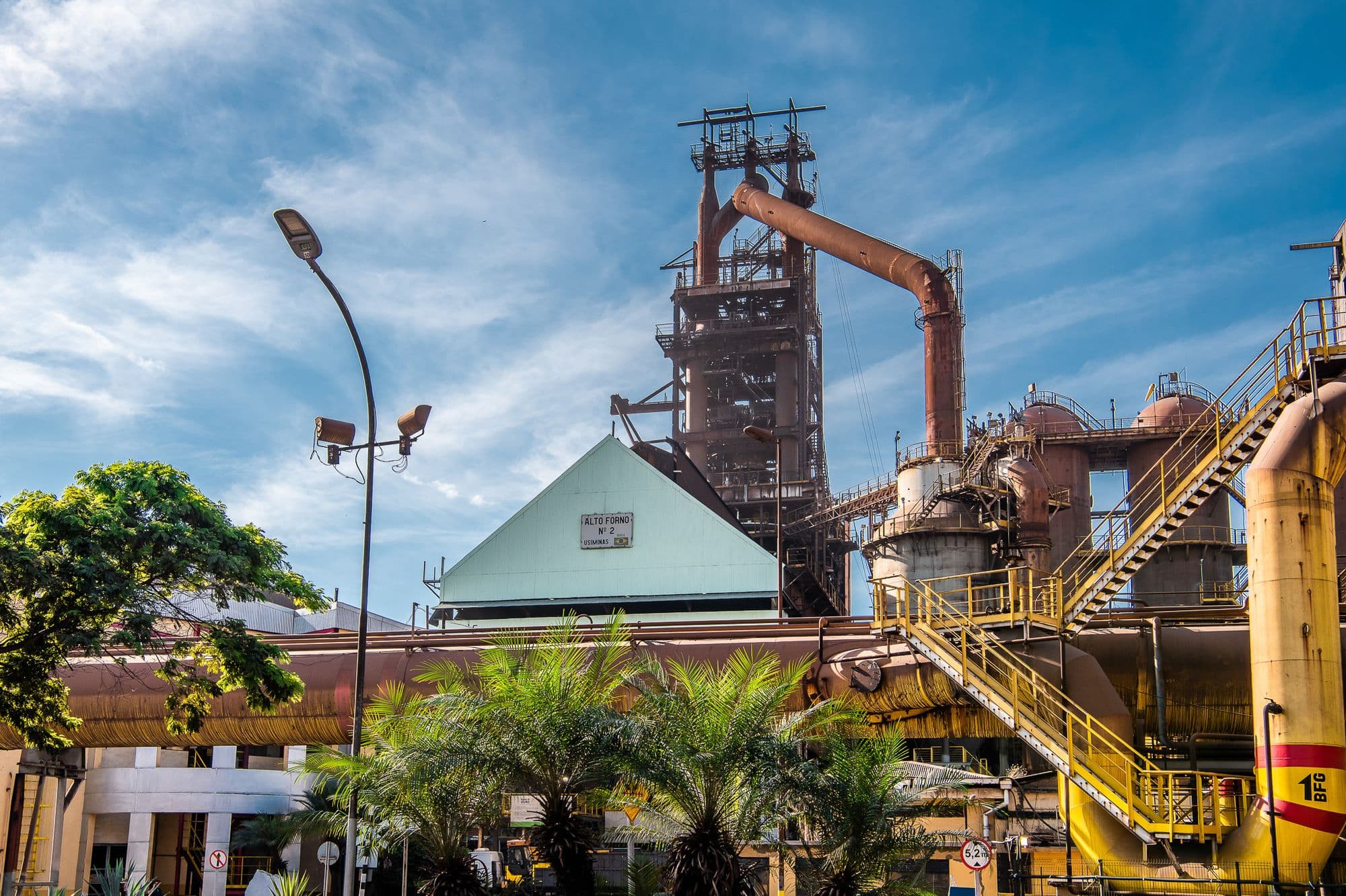 Alto-forno 2 de Ipatinga volta a operar
