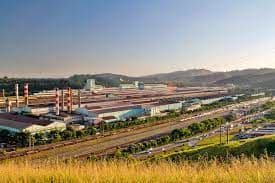 Lucro líquido cai pela metade em três meses