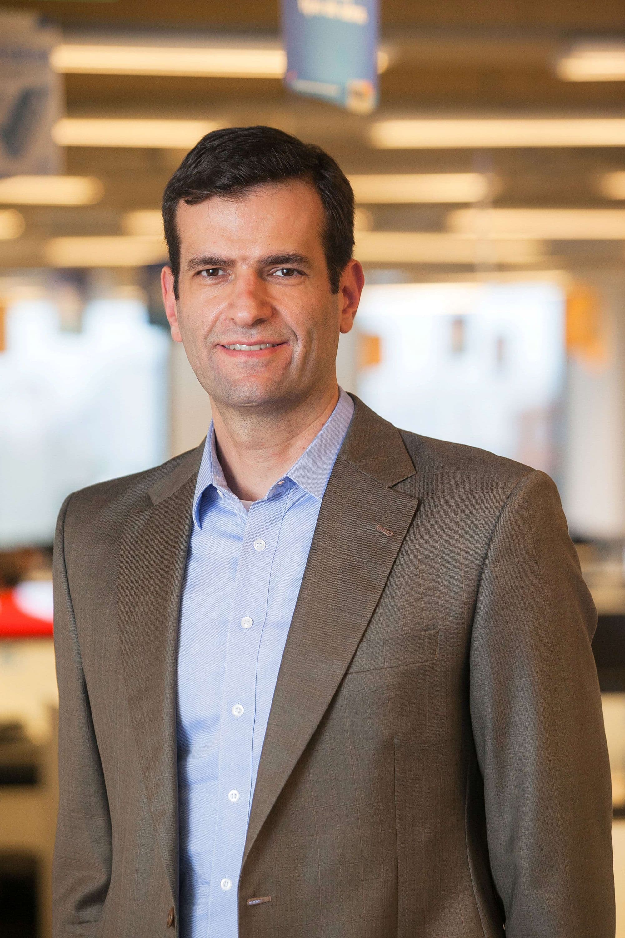 Osvaldo Ayres Filho substitui Marcelo Castelli como CEO