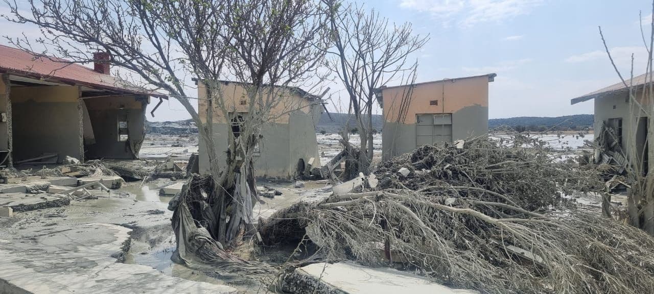 Barragem de rejeitos colapsa na África do Sul