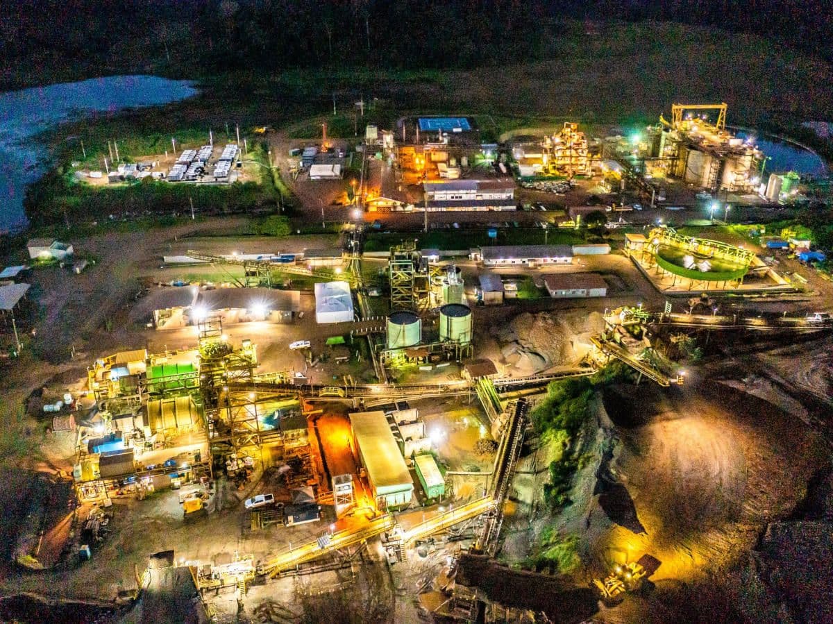 Mina Tucano pede recuperação judicial