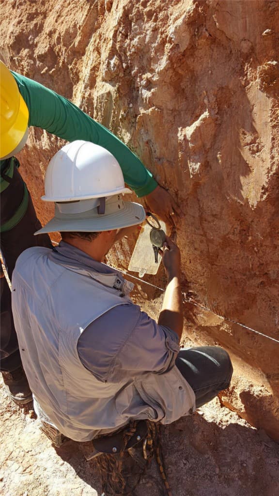 Aura Minerals exerce 24 milhões de warrants na Altamira Gold