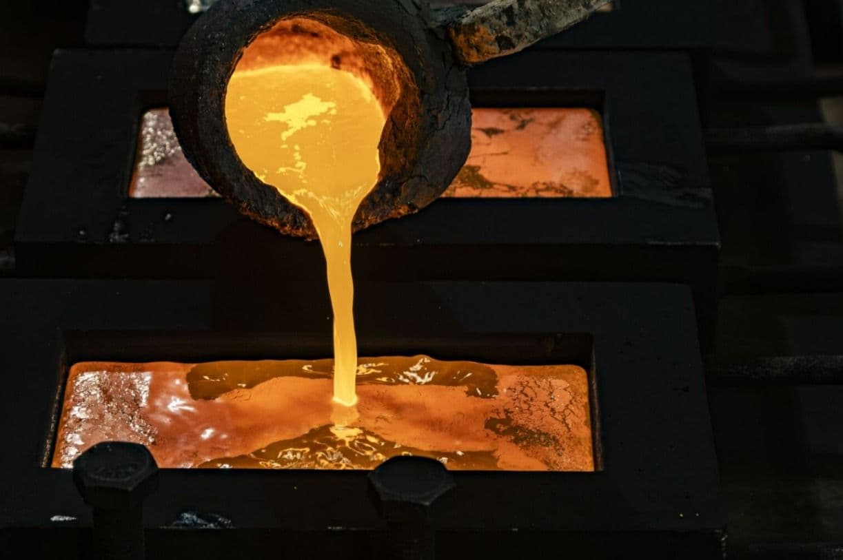 Produção mundial da AngloGold cresce 17% e atinge 768 mil onças no trimestre