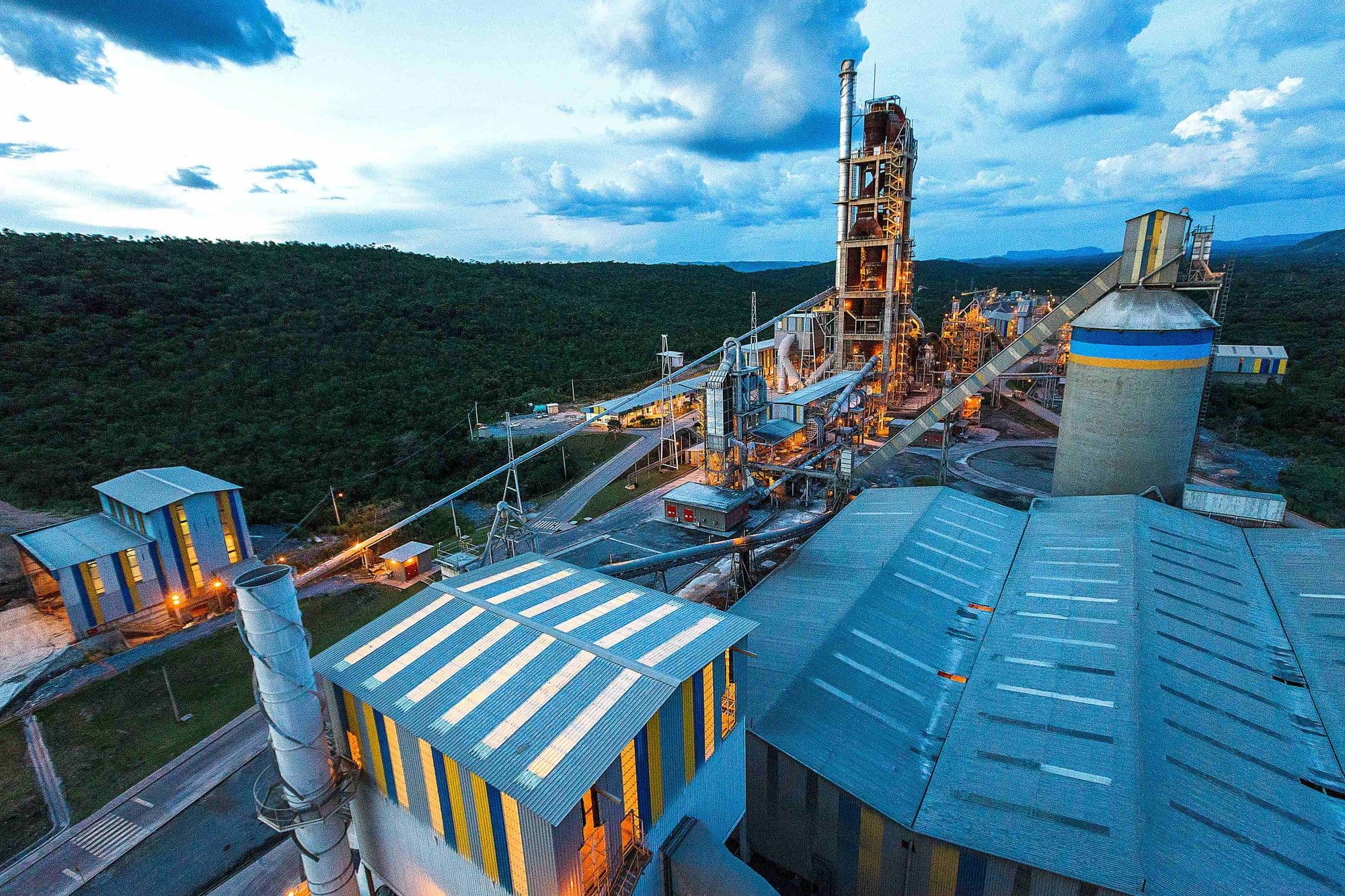 Receita líquida global atinge R$ 8,7 bi no trimestre. No Brasil, mais 16%