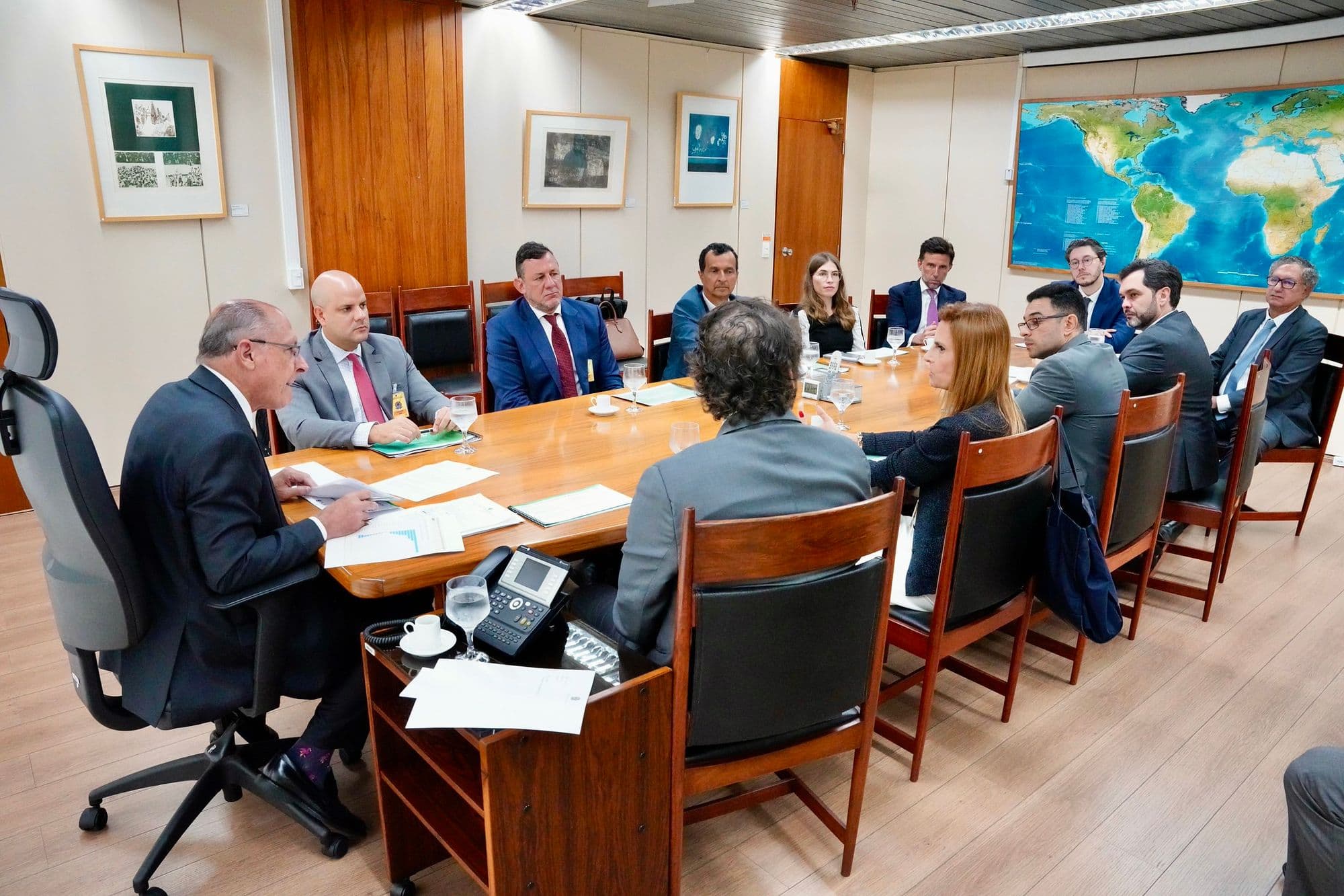 Governo federal promete apoiar projetos estratégicos