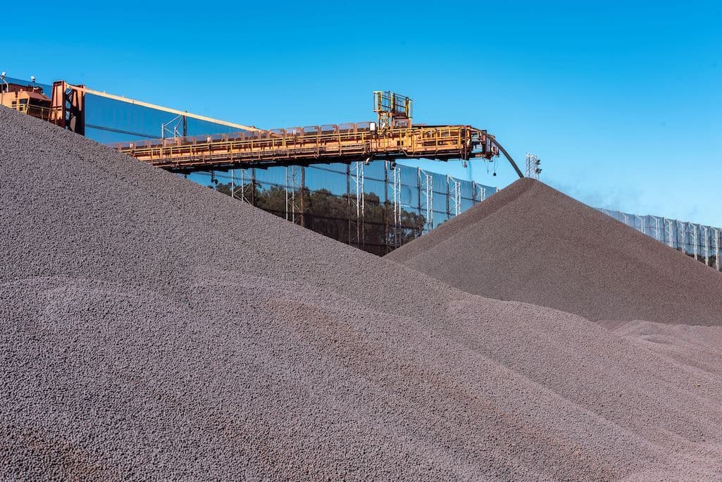 Receita líquida alcança quase US$ 2 bilhões em 2025